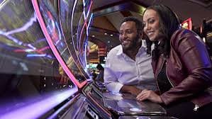 Tampilan antarmuka Live Casino kayo46 dengan meja baccarat dan dealer berbahasa Indonesia siap melayani pemain